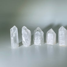 Load image into Gallery viewer, Freestanding Clear Quartz x5
