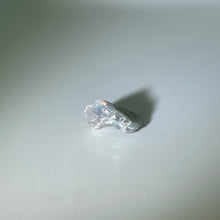 Load image into Gallery viewer, Ajoite and Papagoite in Quartz
