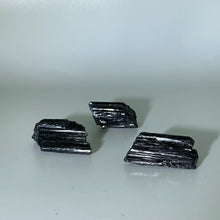 Load image into Gallery viewer, Tourmaline Rough 3pcs
