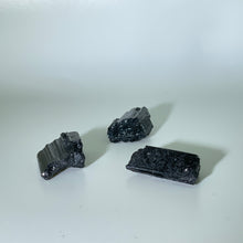 Load image into Gallery viewer, Tourmaline Rough 3pcs
