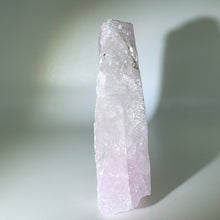Load image into Gallery viewer, Kunzite
