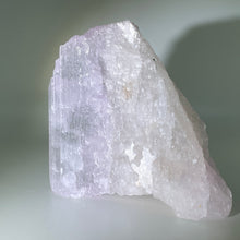 Load image into Gallery viewer, Kunzite
