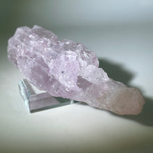 Load image into Gallery viewer, Kunzite
