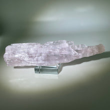 Load image into Gallery viewer, Kunzite
