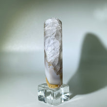 Load image into Gallery viewer, Quartz Agate Moon
