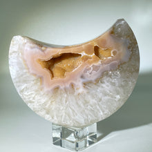 Load image into Gallery viewer, Quartz Agate Moon
