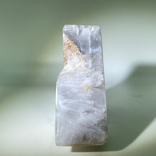 Load image into Gallery viewer, Quartz Agate Mountain
