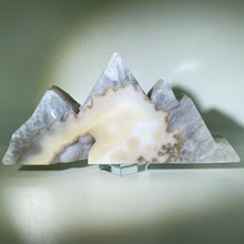 Load image into Gallery viewer, Quartz Agate Mountain
