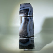 Load image into Gallery viewer, Quartz Agate Tree
