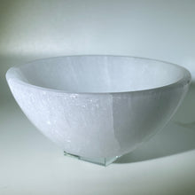 Load image into Gallery viewer, Selenite Bowl
