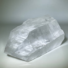 Load image into Gallery viewer, Starbrary Intuitor Crystal
