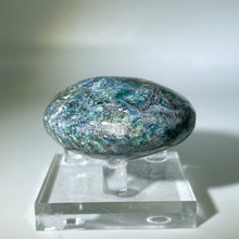 Load image into Gallery viewer, Green Kyanite Palm Stone

