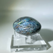 Load image into Gallery viewer, Green Kyanite Palm Stone
