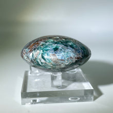 Load image into Gallery viewer, Green Kyanite Palm Stone

