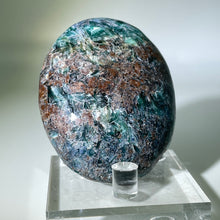 Load image into Gallery viewer, Green Kyanite Palm Stone
