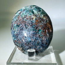 Load image into Gallery viewer, Green Kyanite Palm Stone
