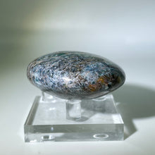 Load image into Gallery viewer, Green Kyanite Palm Stone
