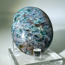 Load image into Gallery viewer, Green Kyanite Palm Stone
