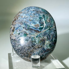 Load image into Gallery viewer, Green Kyanite Palm Stone
